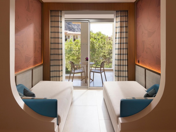 Deluxe Bahçe Manzaralı Geniş Oda