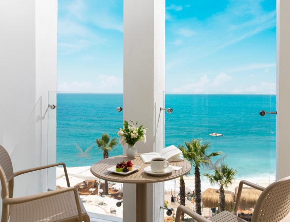 Deluxe Deniz Manzaralı Geniş Oda