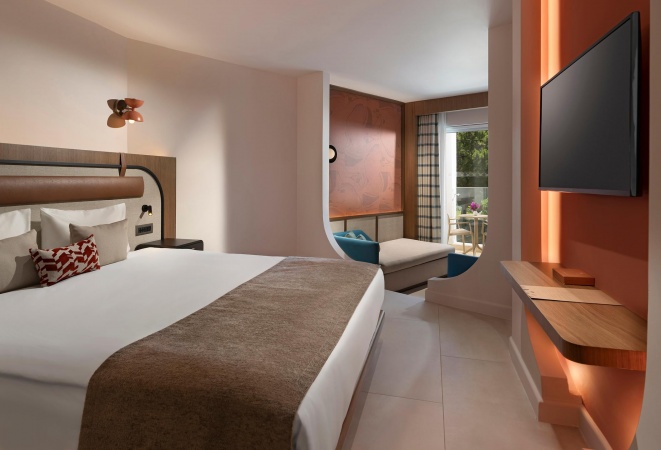 Deluxe Kısmi Deniz Manzaralı Geniş Oda