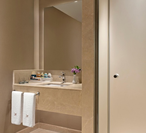 Bahçe Manzaralı Aile Odası