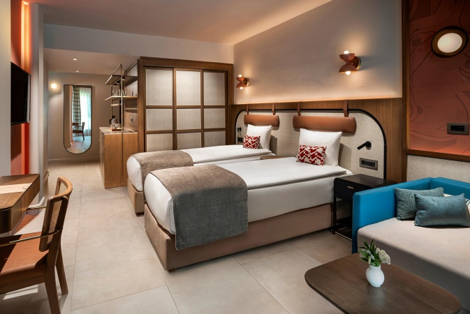 Deluxe Bahçe Manzaralı Aile Odası